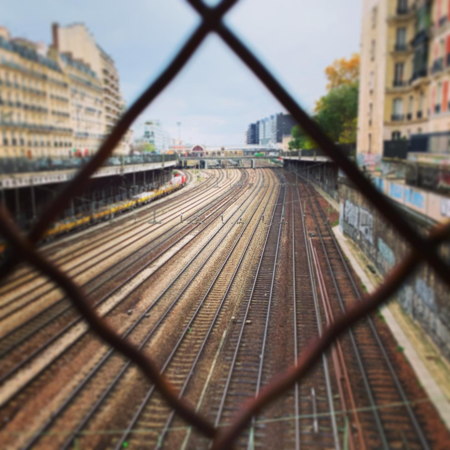paris train tracks